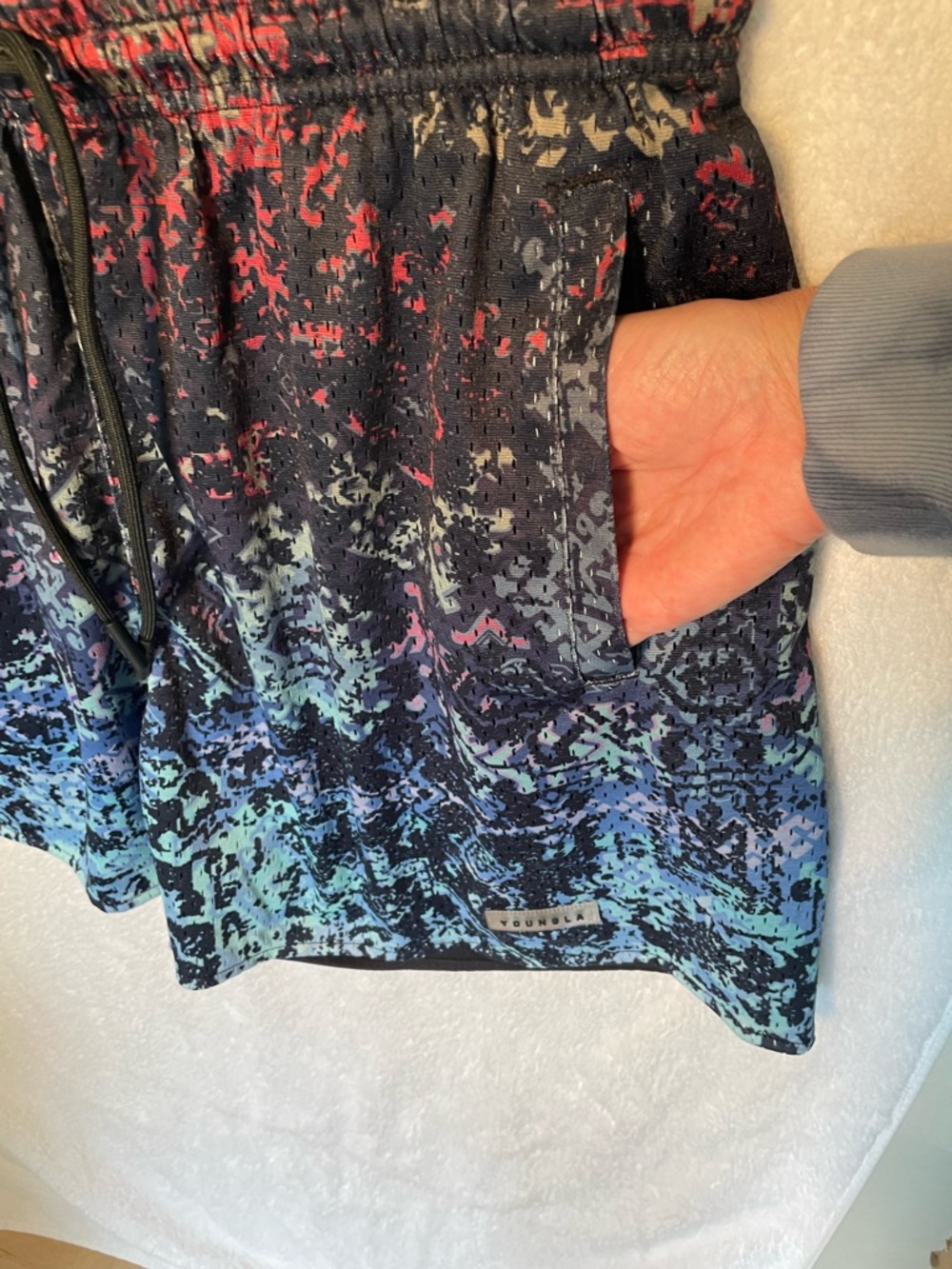 Men's YoungLA Persian Rug Reversible Shorts, Blue Rug Large - Picture 6 of 11